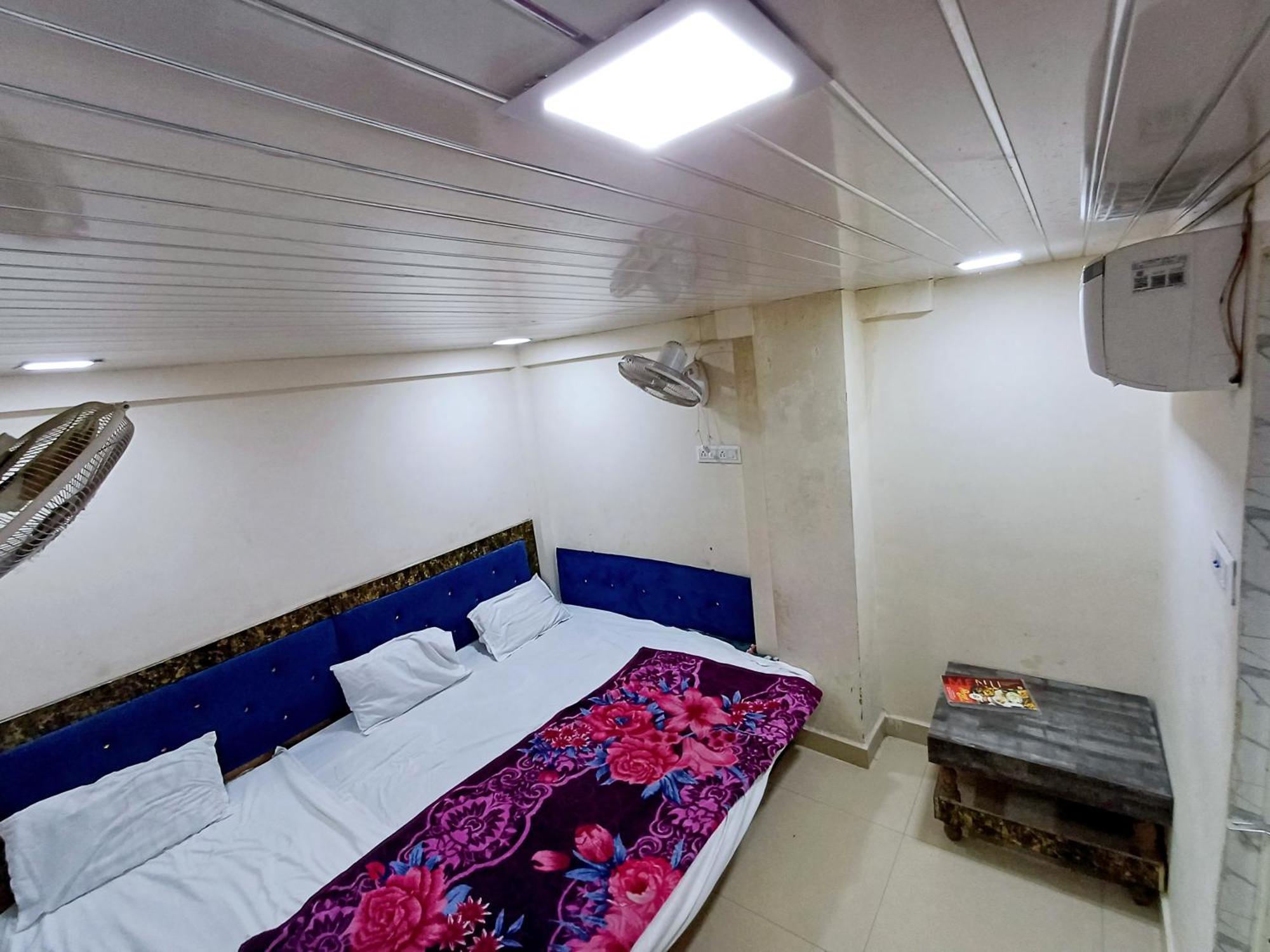 Hotel Blue Tower Inn Ujjain Esterno foto