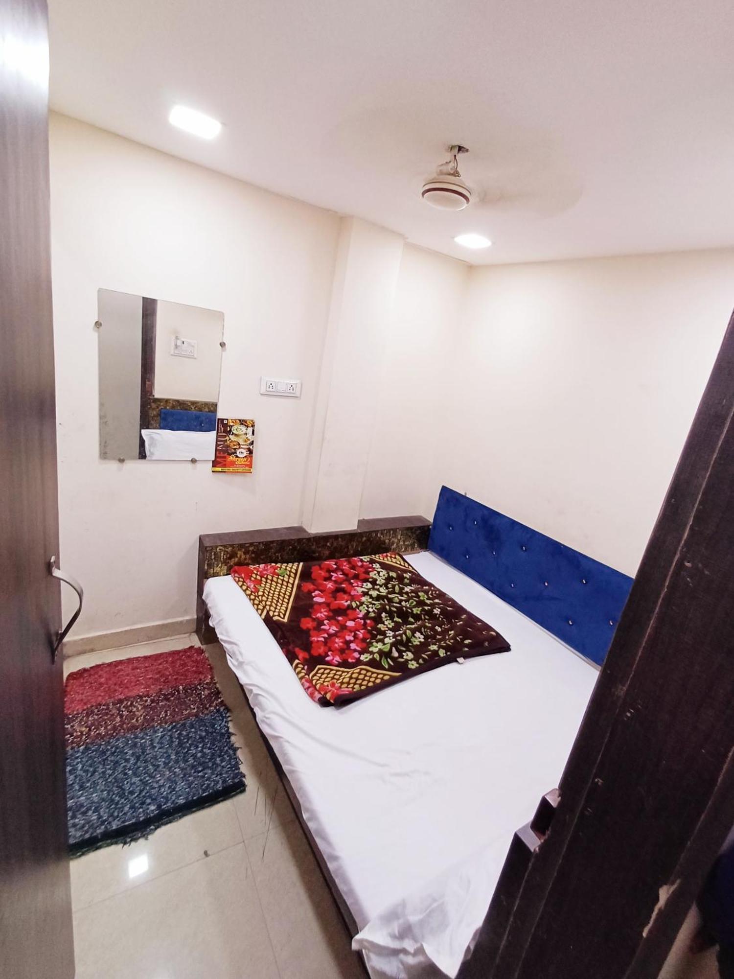 Hotel Blue Tower Inn Ujjain Esterno foto