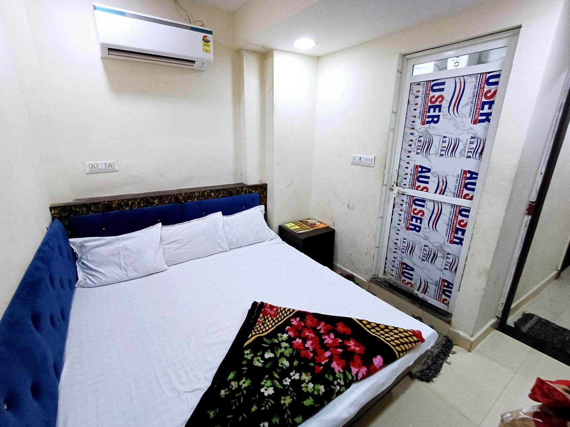 Hotel Blue Tower Inn Ujjain Esterno foto
