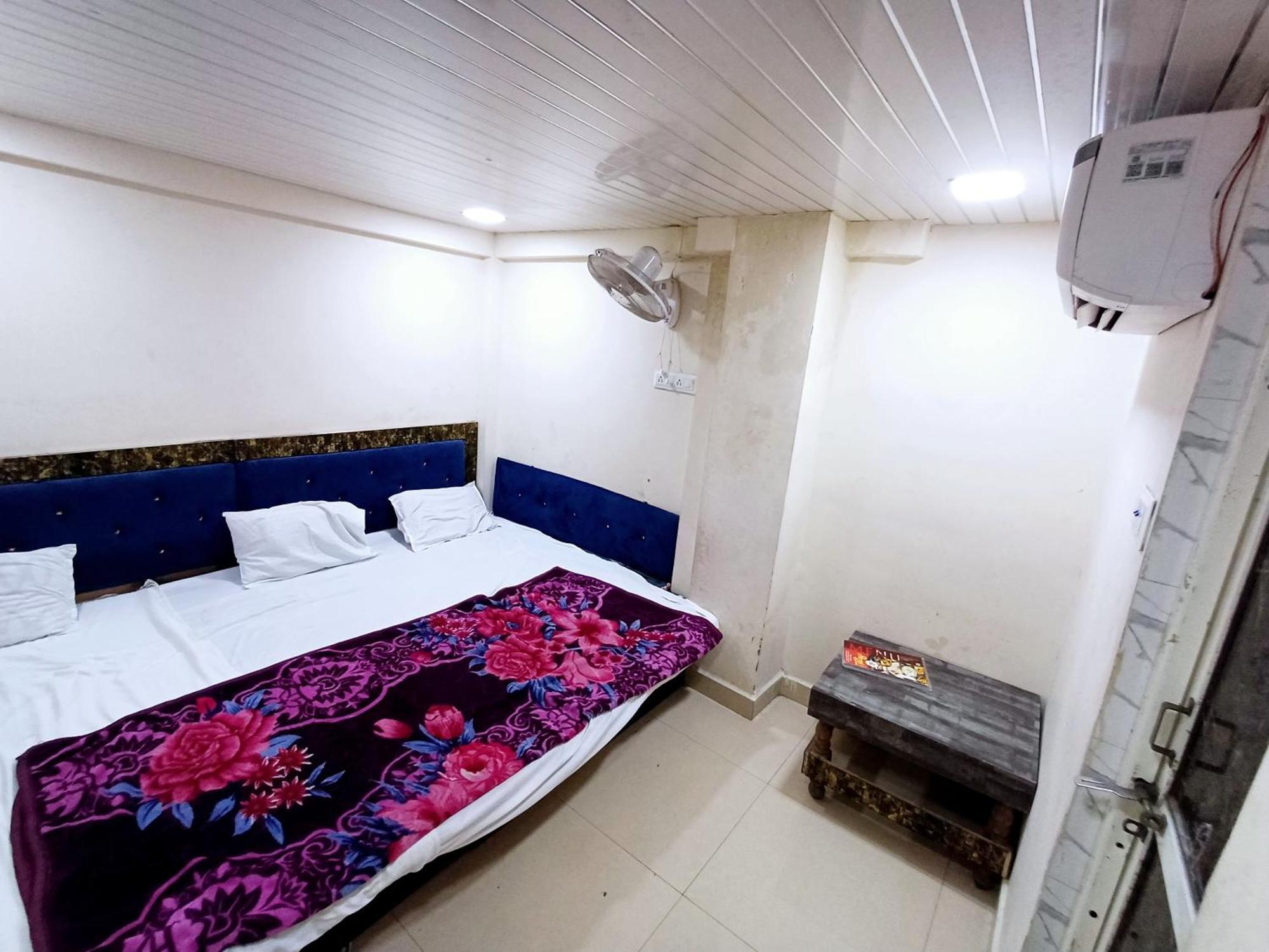 Hotel Blue Tower Inn Ujjain Esterno foto