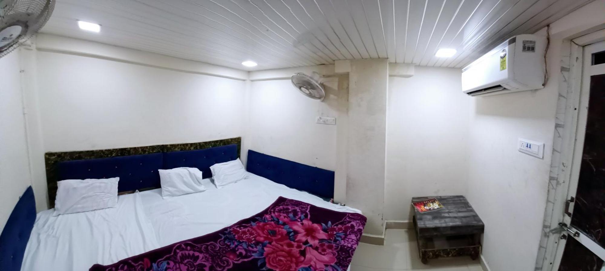 Hotel Blue Tower Inn Ujjain Esterno foto