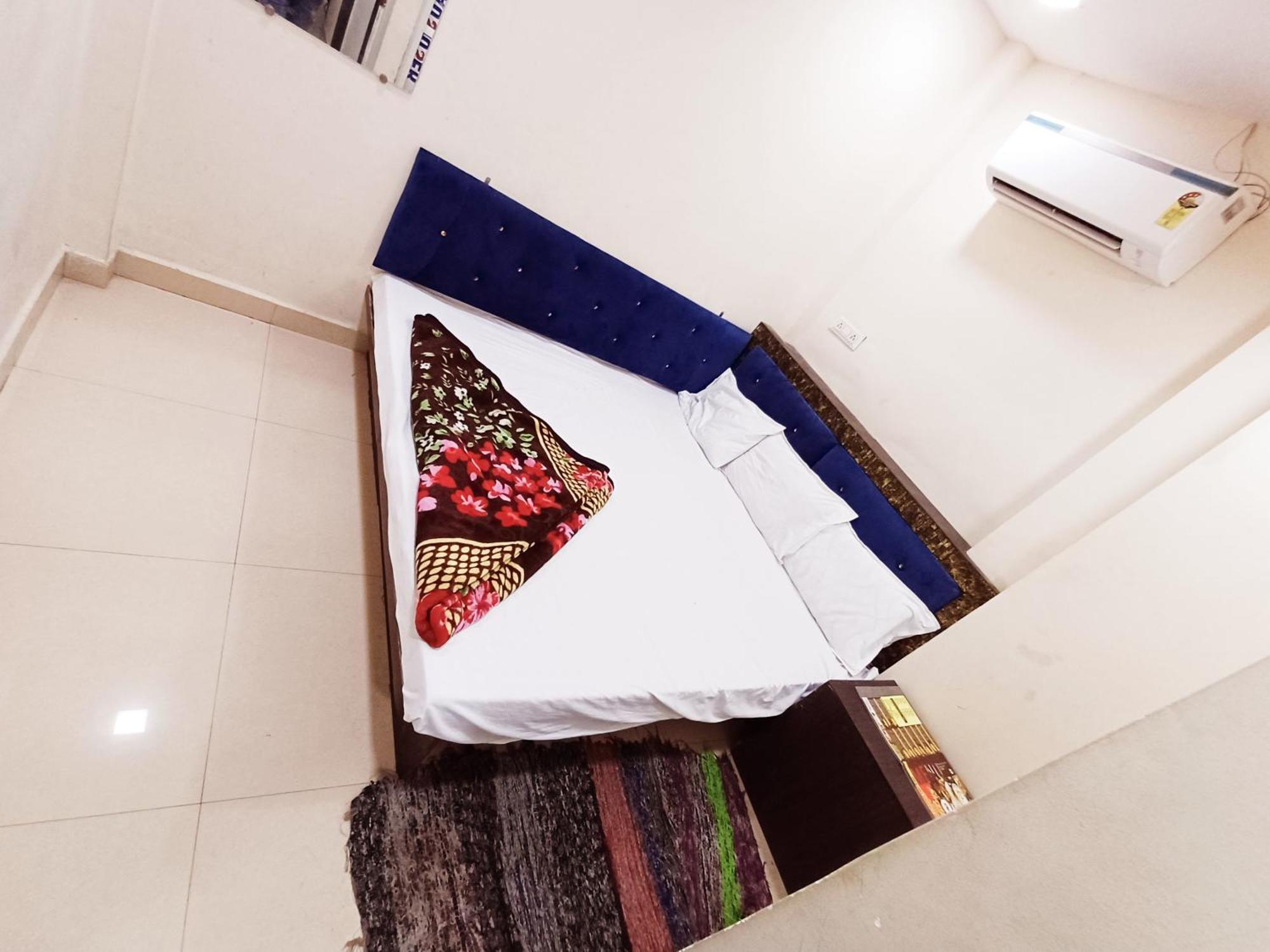 Hotel Blue Tower Inn Ujjain Esterno foto