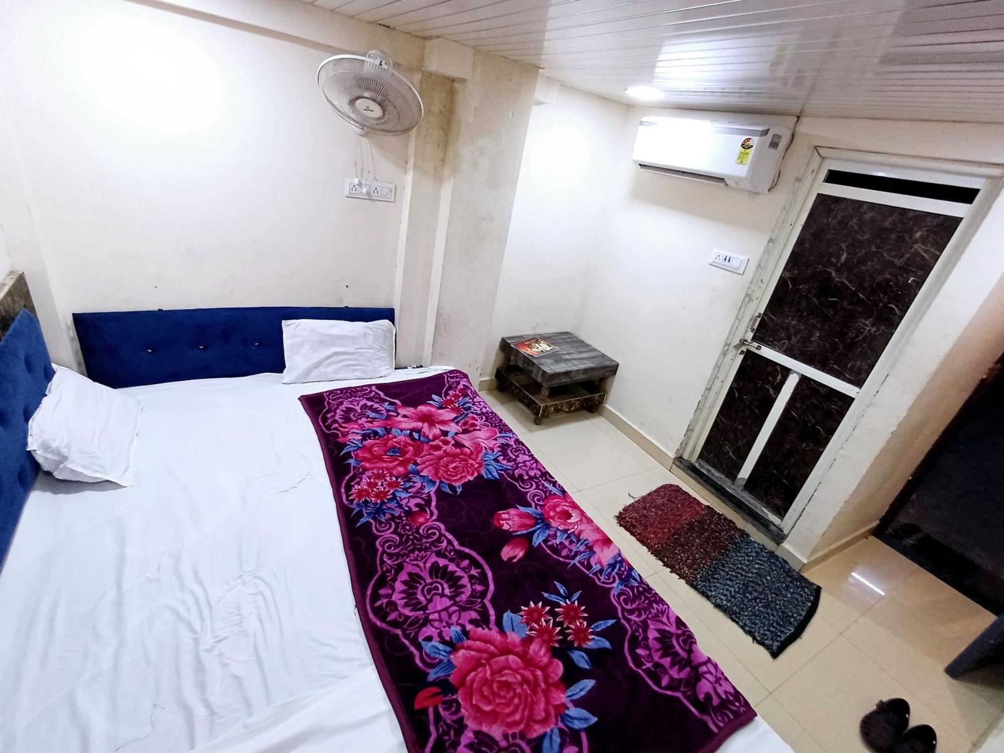 Hotel Blue Tower Inn Ujjain Esterno foto