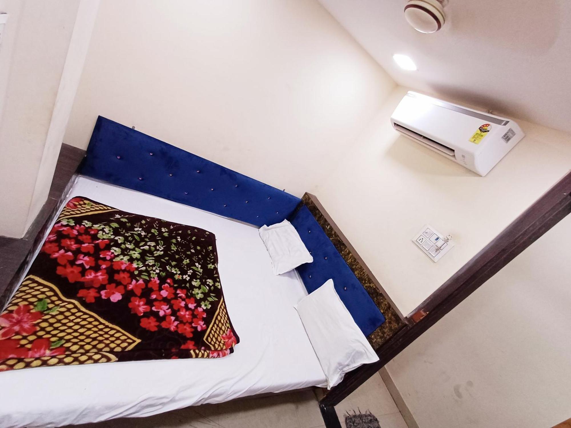 Hotel Blue Tower Inn Ujjain Esterno foto